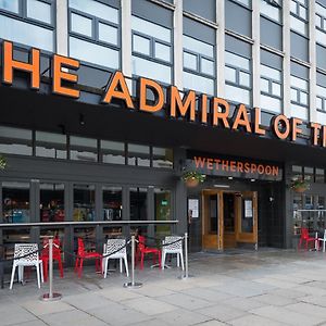Admiral Of The Humber Wetherspoon Kingston upon Hull Exterior photo