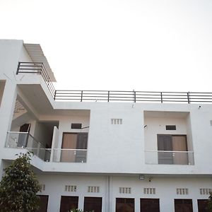Hotel The Ajanta Udaipur Exterior photo