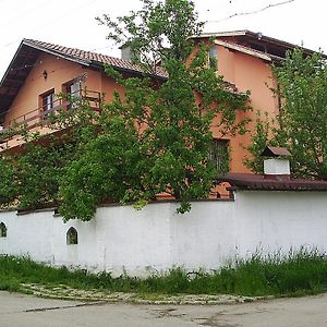 Hadjibulevata Guest House Kovachevtsi Exterior photo