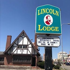 The Lincoln Lodge Urbana Champaign Exterior photo