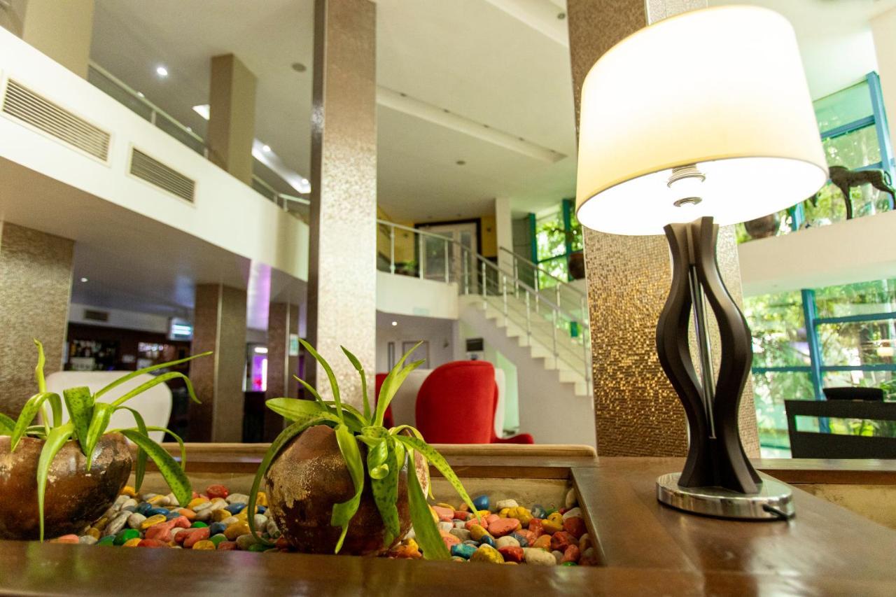 Best Western Premier Accra Airport Hotel Exterior photo