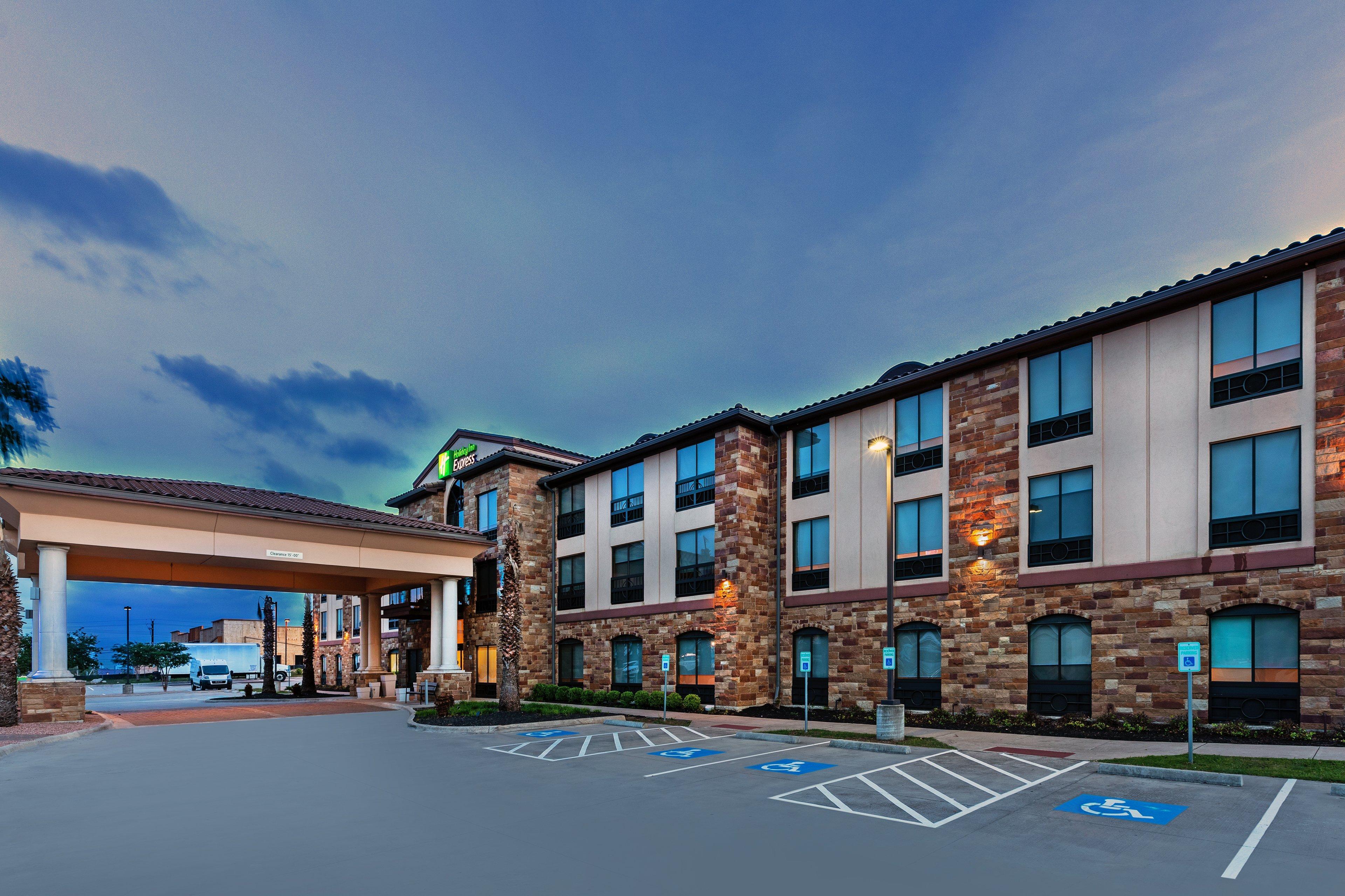 Holiday Inn Express & Suites Austin Nw - Lakeway, An Ihg Hotel Exterior photo