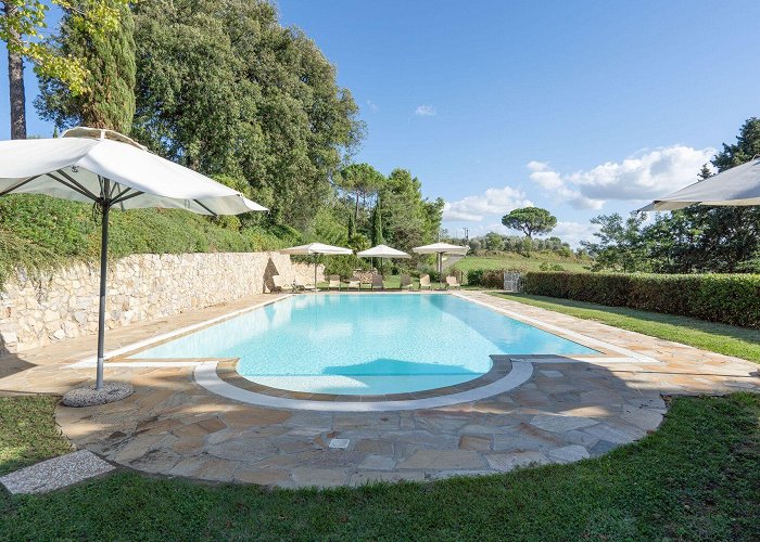 Golf Club Fontevivo Parrino: villa that sleeps 18 people in 7 bedrooms, located in ... photo