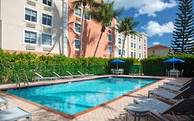 Baymont By Wyndham Miami Doral Hotel Exterior photo