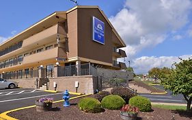 Americas Best Value Inn-Pittsburgh Airport Coraopolis Exterior photo