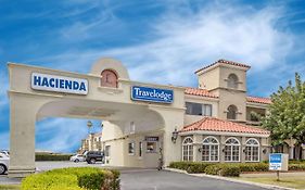 Travelodge By Wyndham Costa Mesa Newport Beach Hacienda Exterior photo