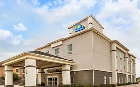 Days Inn & Suites By Wyndham Mineral Wells Exterior photo