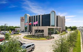 Crowne Plaza Suites Arlington, An Ihg Hotel Exterior photo