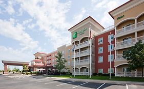 Holiday Inn Hotel & Suites Maple Grove Northwest Minneapolis-Arbor Lakes, An Ihg Hotel Exterior photo