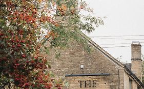 The Swan Inn Shipton under Wychwood Exterior photo