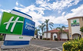 Holiday Inn Express Oakdale, An Ihg Hotel Exterior photo