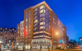 Hampton Inn & Suites Madison Downtown Exterior photo