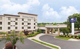 Doubletree By Hilton Greensboro Airport Exterior photo