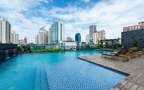Radisson Blu Plaza Bangkok Hotel Exterior photo