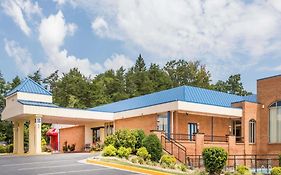 Days Inn By Wyndham Blacksburg Conference Center Exterior photo