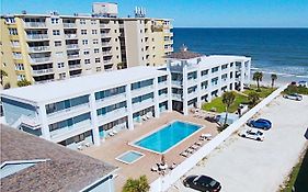 Coastal Waters Hotel New Smyrna Beach Exterior photo