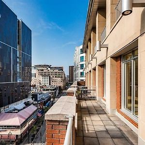 Downtown Condos On De La Montagne By Hometrotting Montreal Exterior photo