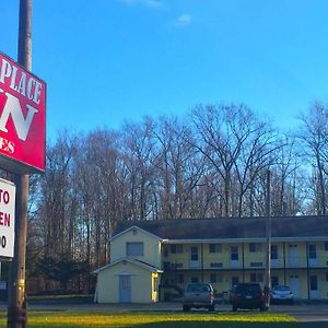 Country Place Inn And Suites White Haven Exterior photo