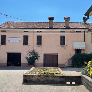 Agriturismo Corte Manzoglio Apartment Gazzuolo Exterior photo