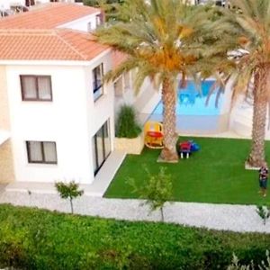 Luxury 6 Bedroom Villa With Privet Pool In Paphos Exterior photo