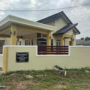 Munirah Homestay Dungun Exterior photo