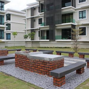 Meadow Park, Kampar Apartment Exterior photo