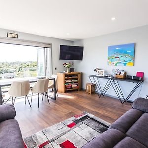 Village Retreat 3 Bedroom Home With Sea Views Auckland Exterior photo