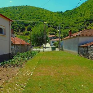 The Lake House Mikrolimni Exterior photo