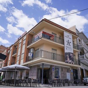 Pension Restaurante Angel Huelma Exterior photo