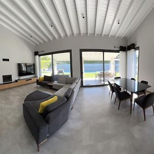 Sakin Ve Huzurlu Bir Tatil Icin… Villa Cesme Exterior photo