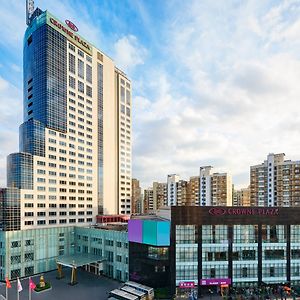 Crowne Plaza Shanghai Pudong Exterior photo