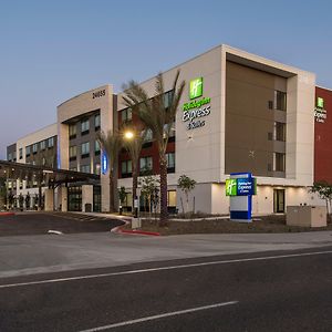 Holiday Inn Express & Suites - Phoenix North - Happy Valley, An Ihg Hotel Exterior photo