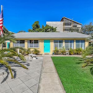 Tropical Pelican Beach Home Clearwater Beach Exterior photo