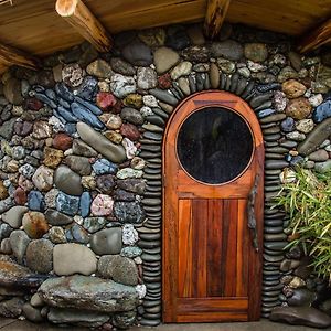 The Front Porch Hidden Oasis Hotel Arcata Exterior photo