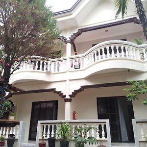Tresha Lance Apartelle Aparthotel Boracay Island Exterior photo