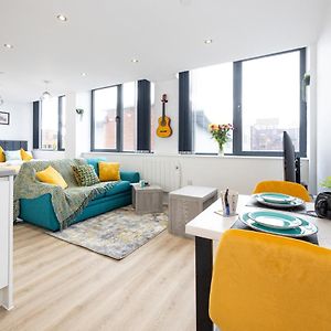 Bright Stylish Studio Apartment In Old Trafford Manchester Exterior photo