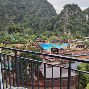 Sunway Onsen Suites Beautiful View Kampong Batu Lapan  Exterior photo