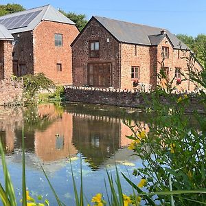 Mill Pond Cottage Taunton Exterior photo