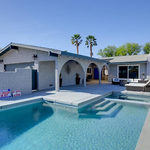 Palm Desert Retreat With Theater Room And Pool Deck Exterior photo