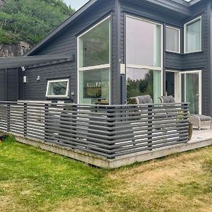 Beautiful Home In Lindesnes With Wi-Fi Svinoy Exterior photo