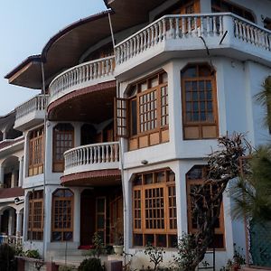 Hotel Akbar At Dal Lake Srinagar  Exterior photo