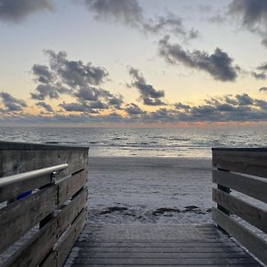 Beachside Getaway East Clearwater Beach Exterior photo