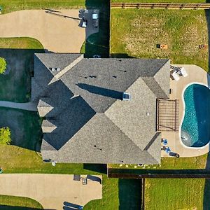 The Noble House Near Magnolia & Baylor W Pool Villa Hewitt Exterior photo