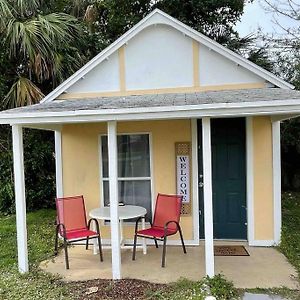 Fort Myers She Shed Exterior photo