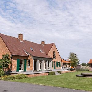 Quiet And Authentic Vacation Property With Pond Harelbeke Exterior photo