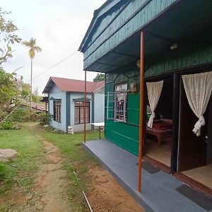 Safi Home Stay Mawlynnong Exterior photo