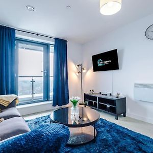 Stylish 2Bed, Dart Board, Amazing Views, Smart Tvs, Salford Quays Apartment Manchester Exterior photo