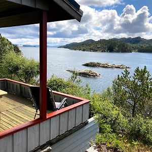 Bergen/Sotra:Waterfront Cabin Villa Haganes Exterior photo