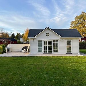 White Little House On The Countryside, Close To Stockholm Vidja Exterior photo