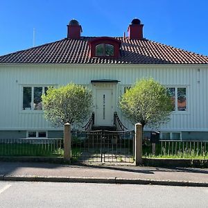 Central Villa, Nara Till Allt! Kungalv Exterior photo